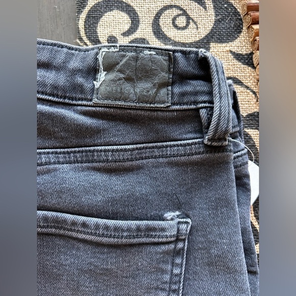 American eagle dark gray/blue women jeans, size 8 short, pre loved, stretch - Picture 10 of 11